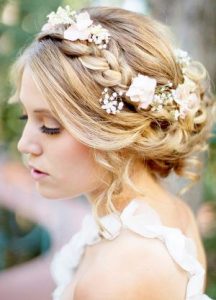 свадебные цветы в волосы